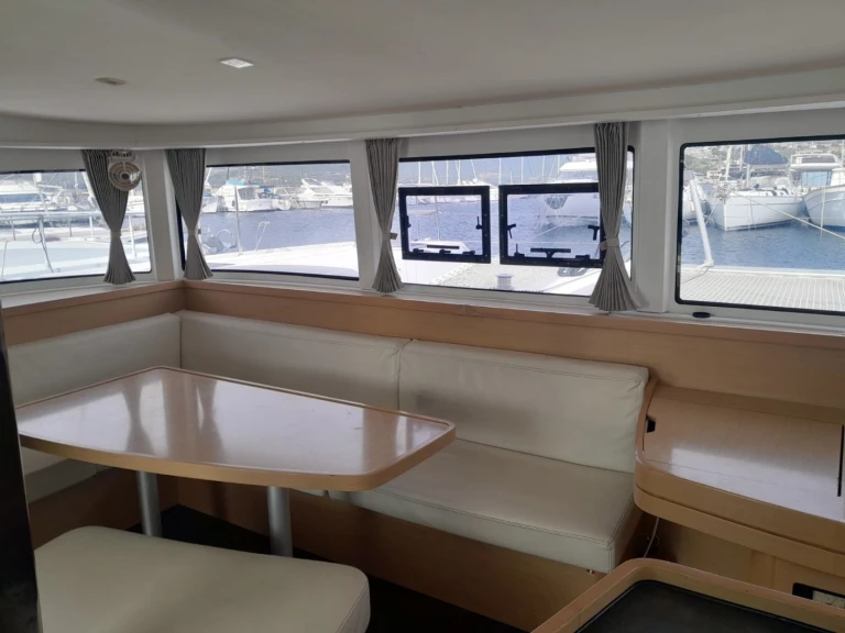 Hire a Lagoon Lagoon 42 Hyères