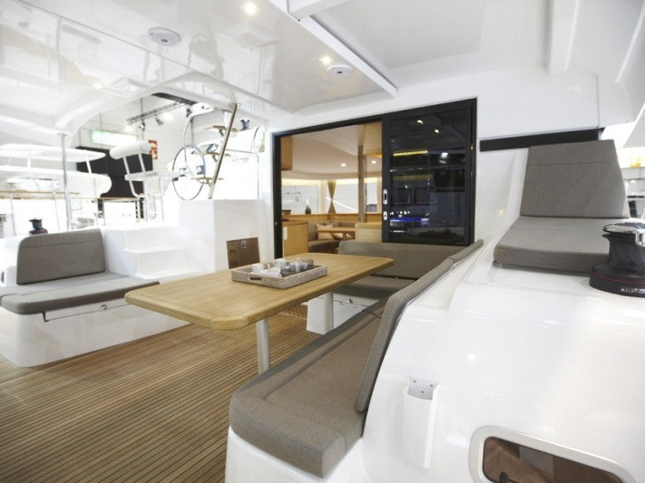 Catamaran to hire La Paz at the best price