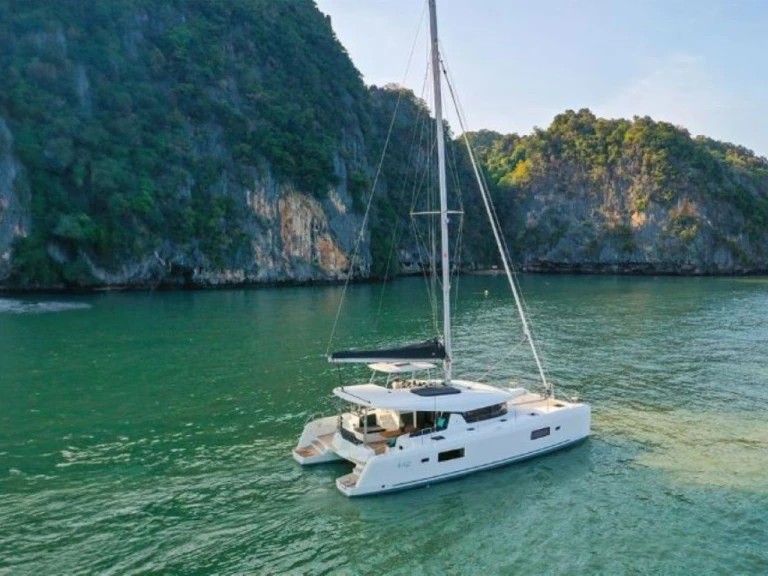 Lagoon Lagoon 42 Millenium charter bareboat or skippered in  La Paz