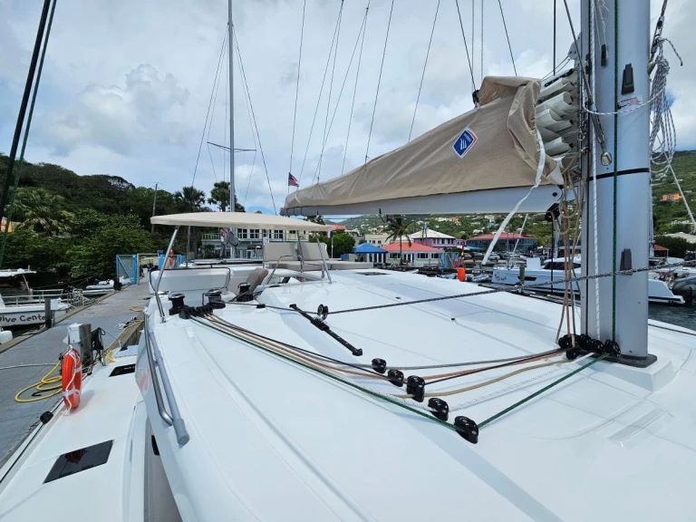 Hire Catamaran with or without skipper Fountaine Pajot Frenchtown