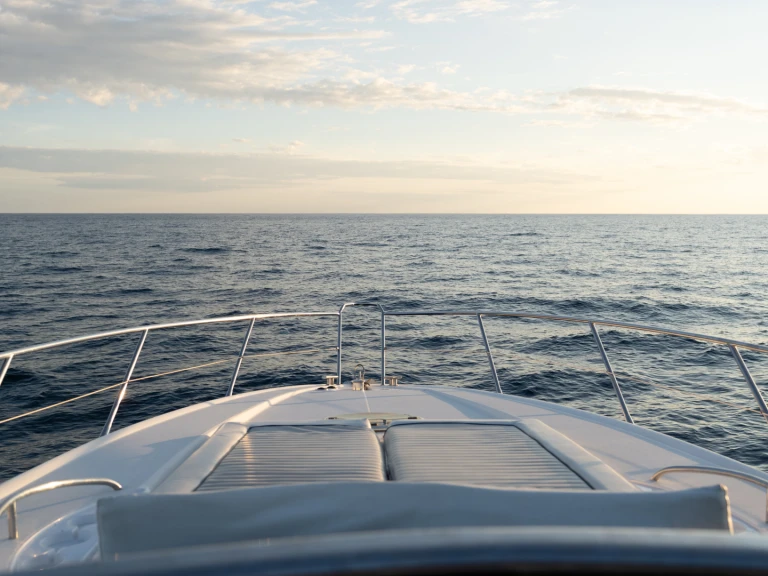 Hire Luxury Yacht with or without skipper Sunseeker San José del Cabo