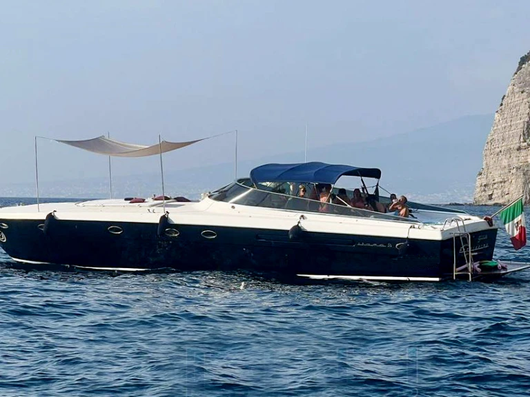 Hire a Itama Itama 56 Salerno