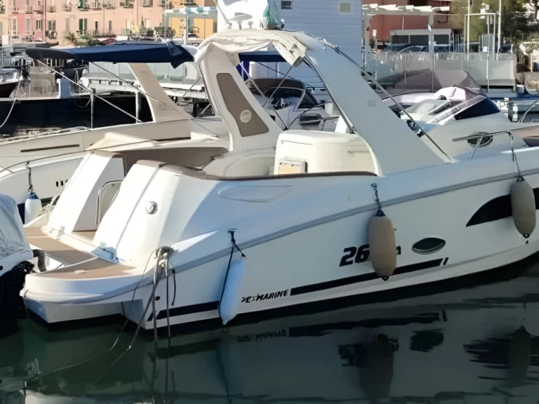 Hire Motorboat GIUPEX MARINE with a boat licence