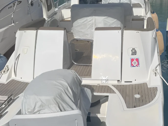 Motorboat to hire Salerno at the best price