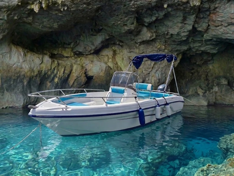Motorboat hire in Alghero - Ranieri Soverato 545