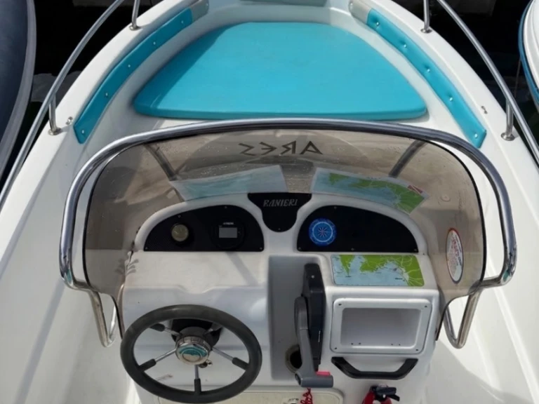 Charter a Ranieri Soverato 545 in Alghero on Samboat