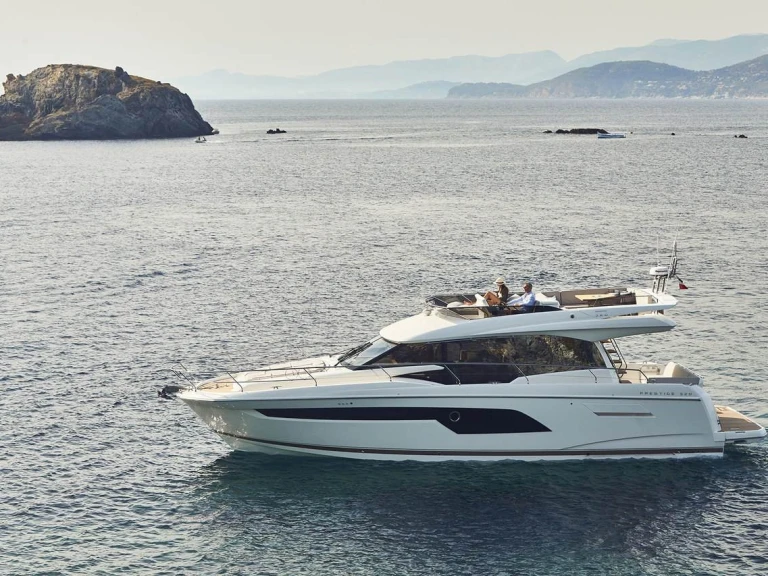 Motorboat hire in Port-Haliguen - Prestige Prestige 520