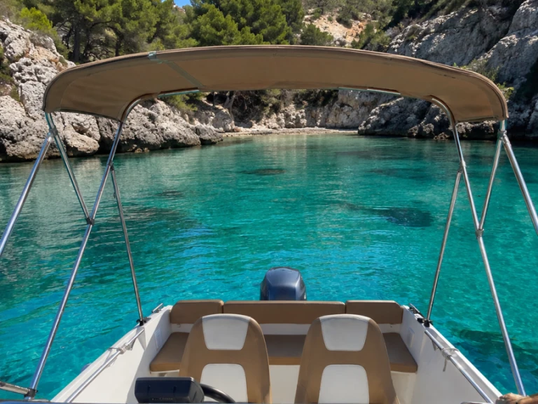 Yacht hire Sainte-Maxime cheap cap-camarat 505 Style