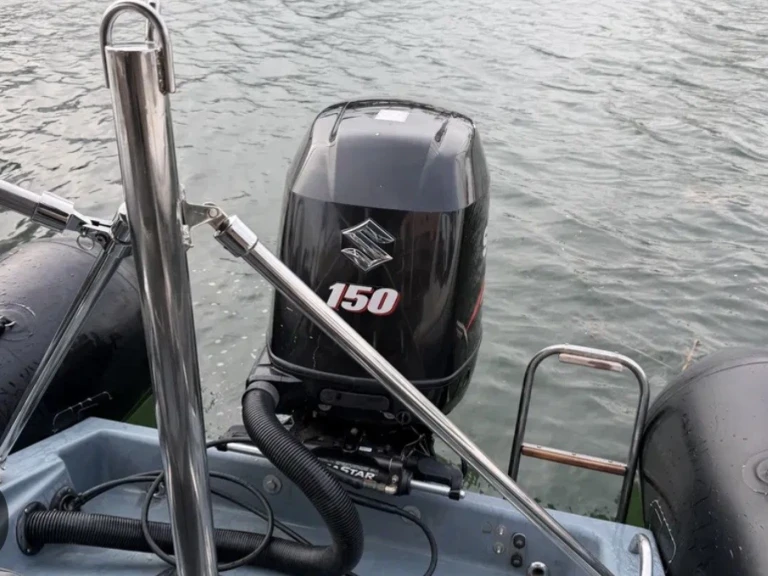 RIB hire in Cavalaire-sur-Mer - Zodiac Pro Open 650
