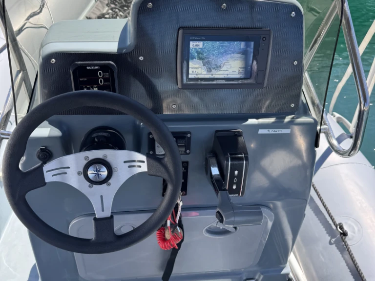 Zodiac Pro Open 650 charter bareboat or skippered in  Cavalaire-sur-Mer