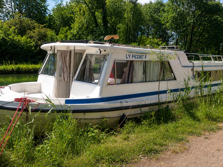 Hire Canal boat Porter-Haylett with a boat licence