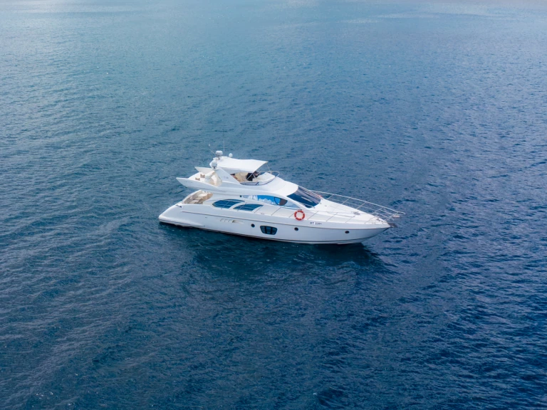 Hire Motorboat with or without skipper Azimut Mahé