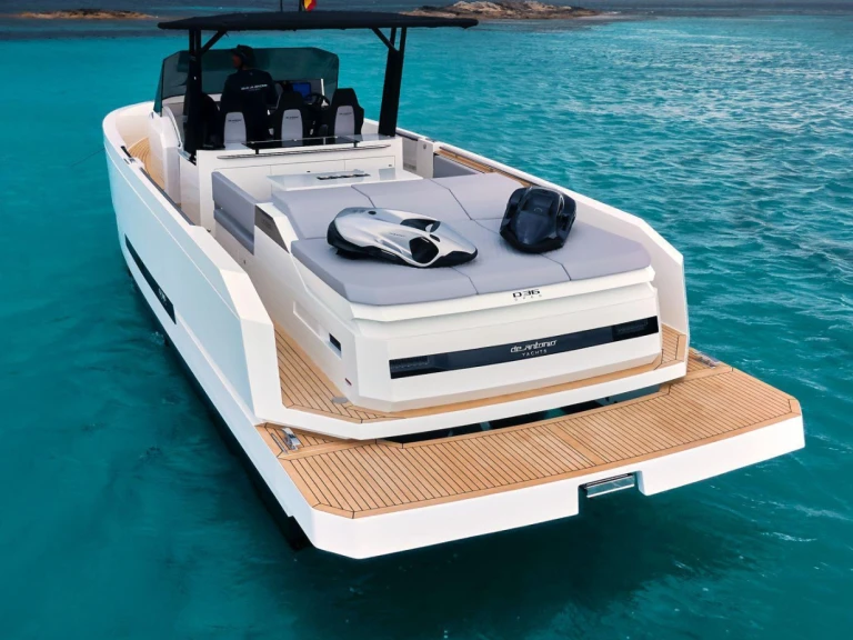 Charter a De Antonio D36 Open in Herceg Novi on Samboat