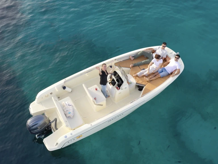Hire a Invictus  FX 190 Club Nàutic Santa Ponsa