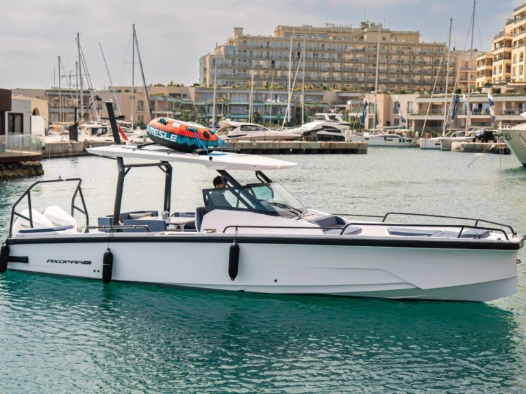 Hire Motorboat Axopar with a boat licence