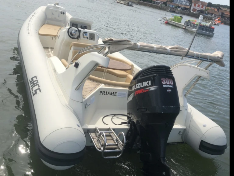 RIB hire in Lège-Cap-Ferret - Sacs Sacs S 900