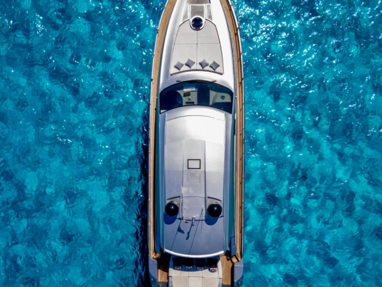 Charter a Pershing Pershing 64 in Cannes on Samboat