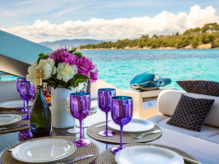 Hire Luxury Yacht Pershing with a boat licence