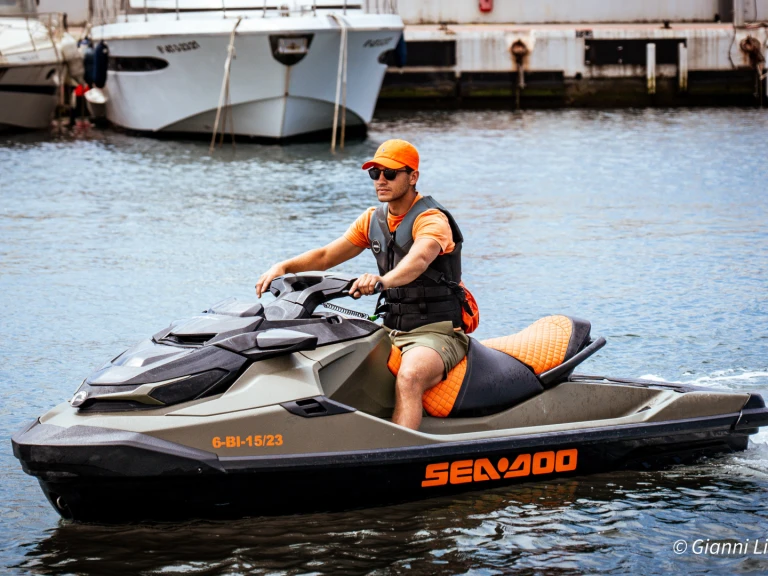 Hire Jet ski with or without skipper Bombardier Puerto Deportivo de Marbella