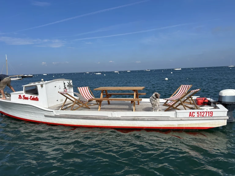 Chaland Atypique charter bareboat or skippered in  Lège-Cap-Ferret