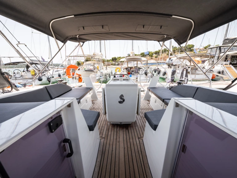 Yacht hire Néa Péramos cheap Oceanis 51.1
