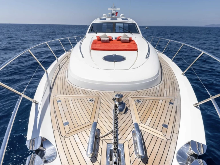Hire a Princess Princess V70 Saint-Tropez
