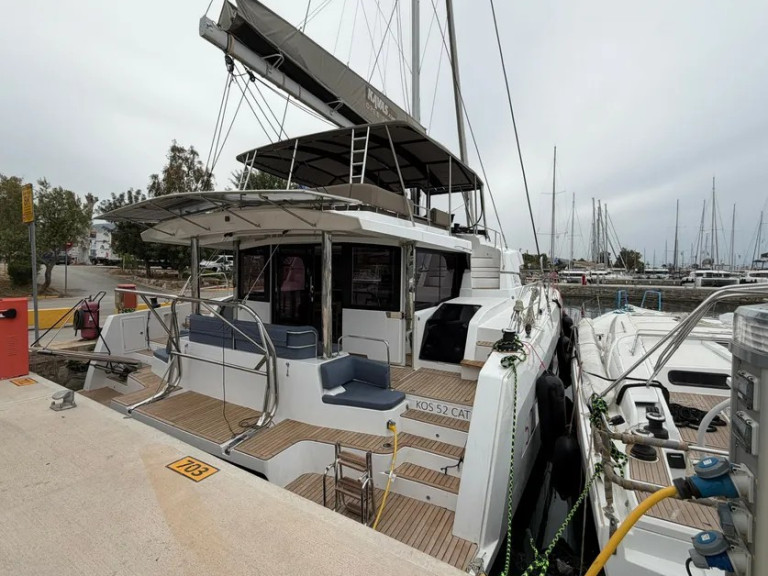 Hire Catamaran Bali with a boat licence