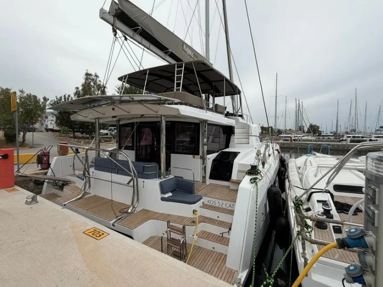 Hire Catamaran Bali with a boat licence