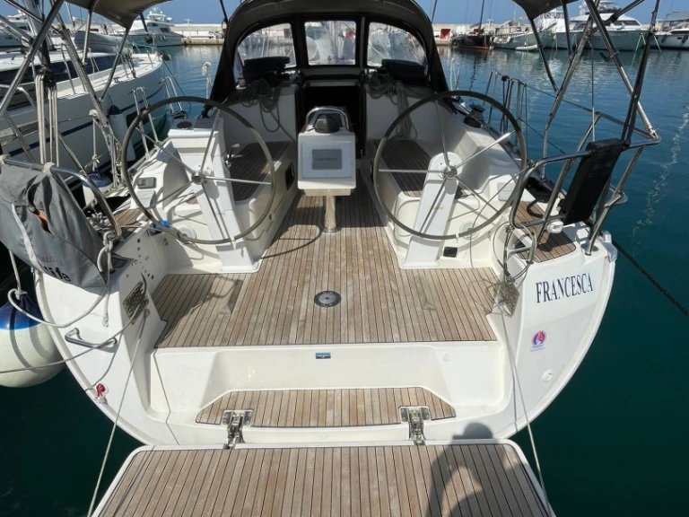 Yacht charter Punta Ala - Bavaria Cruiser 37 on SamBoat