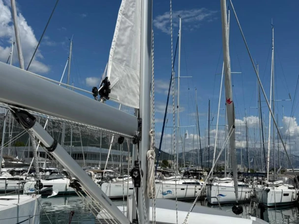 Sailboat to hire Kaštela at the best price