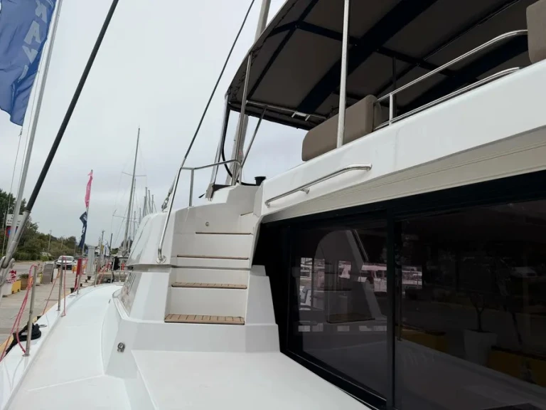 Yacht hire Mykonos (Island) cheap Bali 5.2 - 6 + 2 cab.