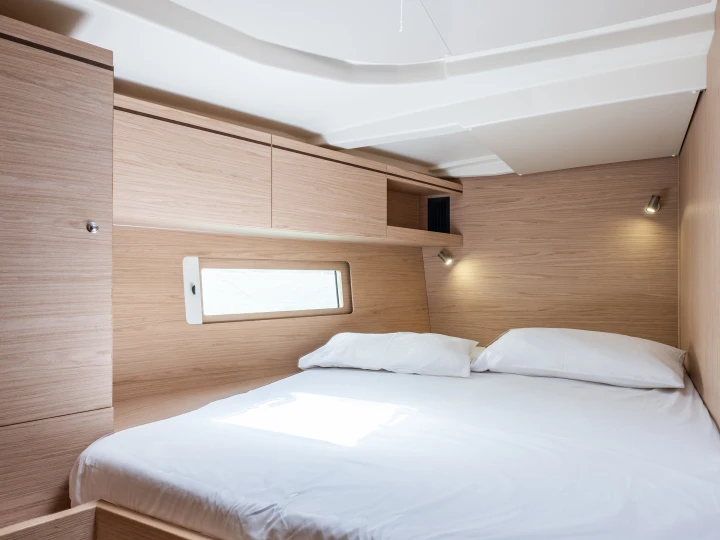 Sailboat hire in Néa Péramos - Bénéteau Oceanis 51.1