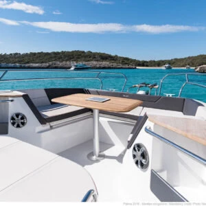 Hire a Bénéteau Beneteau MY Flyer 8 Palaiá Fókaia