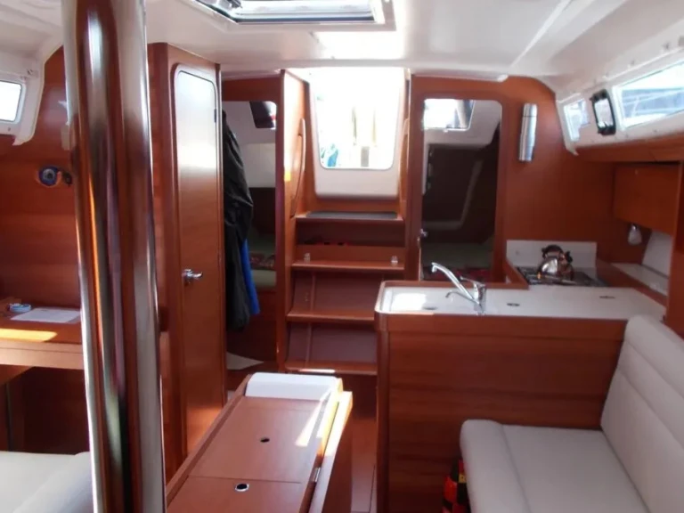 Yacht hire Marsala cheap Dufour 350