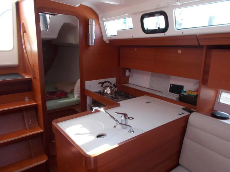Sailboat hire in Marsala - Dufour Dufour 350