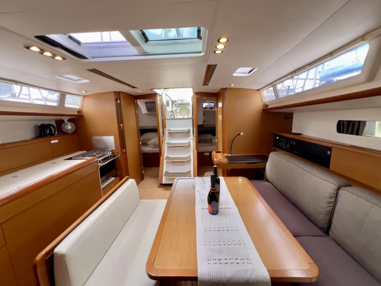 Hire Sailboat with or without skipper Jeanneau Seget Donji