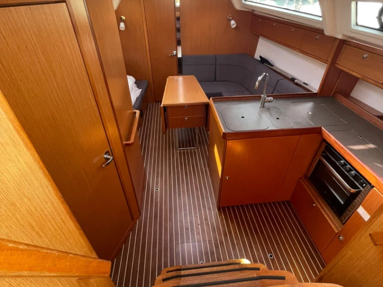 Hire Sailboat with or without skipper Bavaria Punta Ala