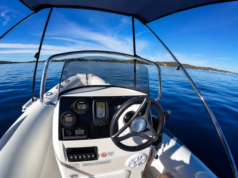 Hire RIB Bsc with a boat licence