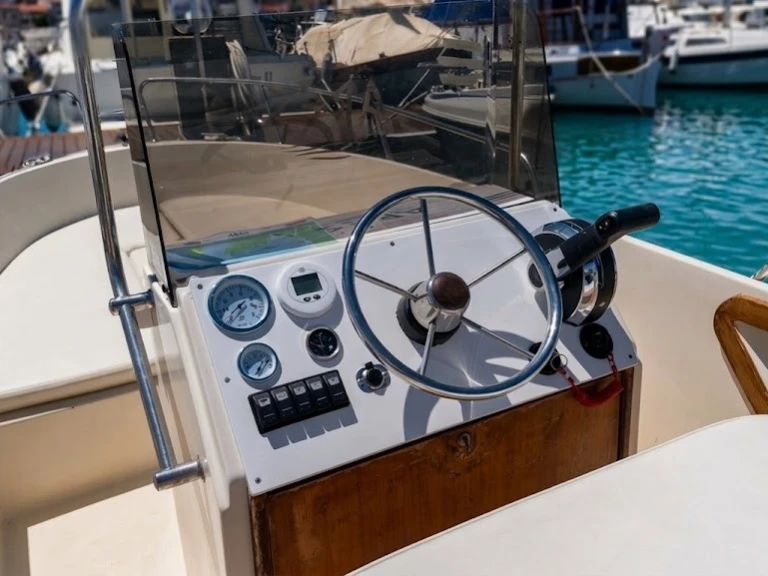 Yacht charter Porto di Alghero - Omnia Omnia 600 on SamBoat