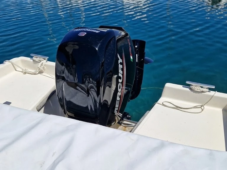 Hire a Omnia Omnia 600 Porto di Alghero