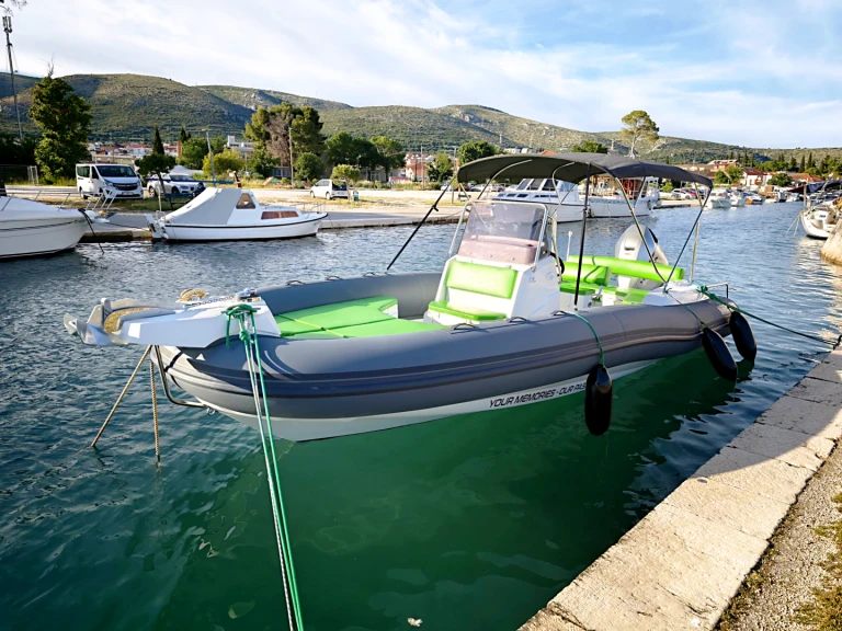 Hire RIB Marlin Boat with a boat licence