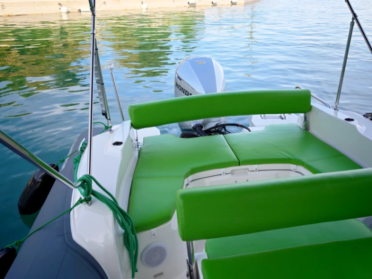 Marlin Boat 790 Pro Dynamic charter bareboat or skippered in  Split