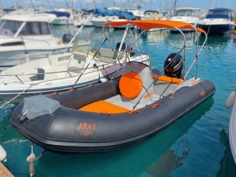Charter a Sacs Sacs S 500 in Alghero on Samboat