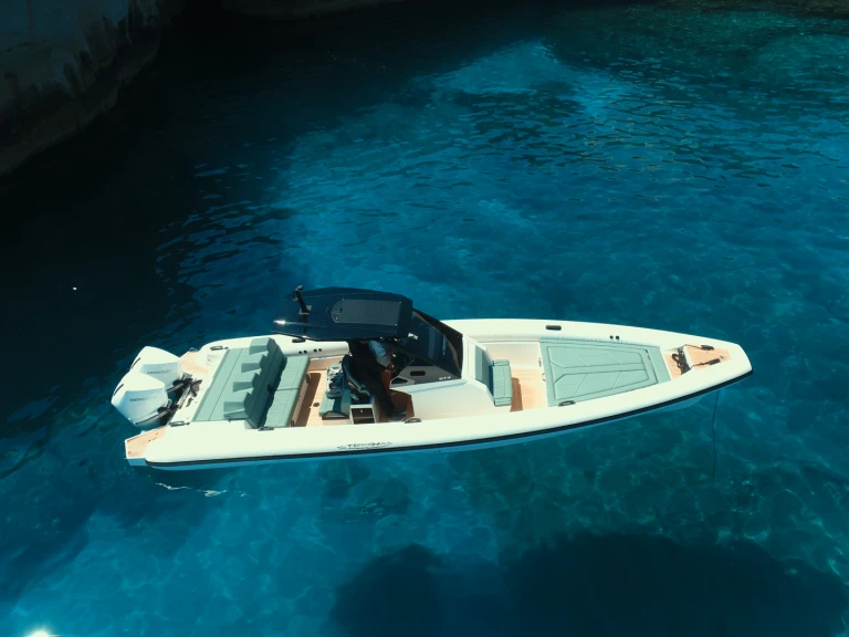 Charter a Technohull GTX in Kýthnos (City) on Samboat