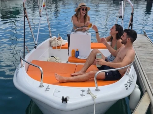 Motorboat to hire Alicante at the best price