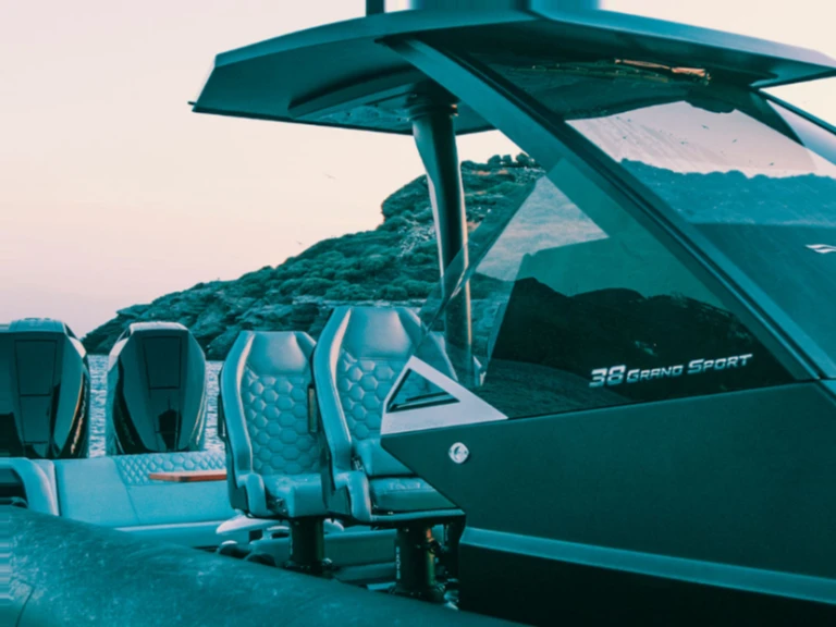 RIB hire in Kýthnos (City) - Technohull GRAND SPORT 38