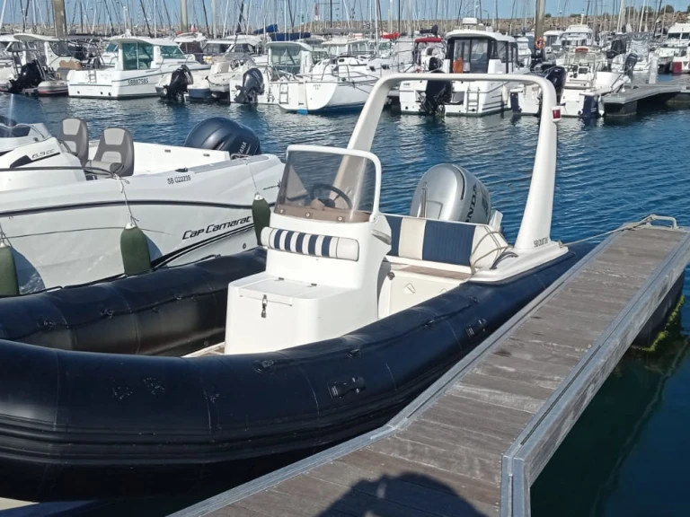 Hire RIB Brunswick-Marine with a boat licence