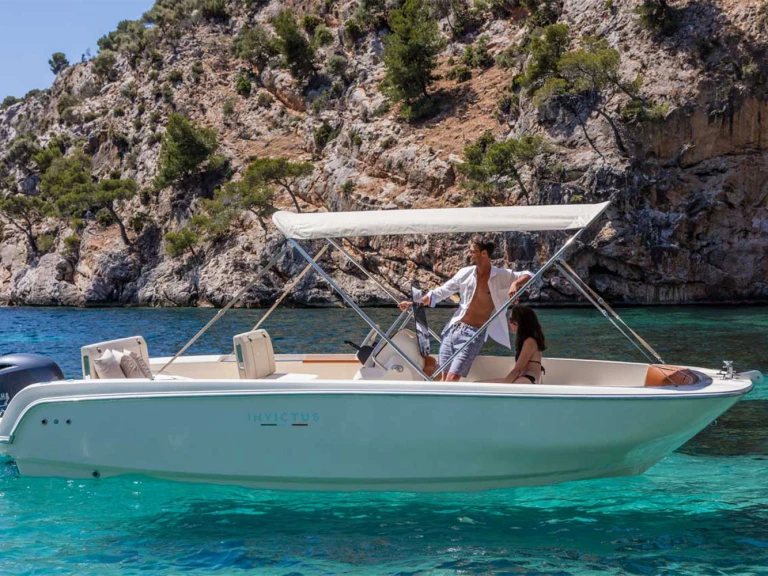 Motorboat to hire Marina de Palamós at the best price