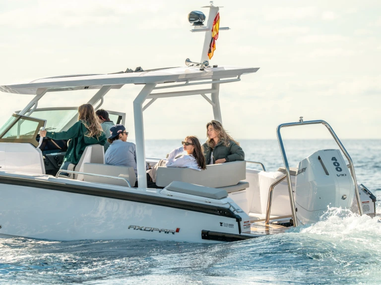 Hire Motorboat Axopar with a boat licence