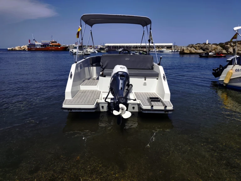 Motorboat to hire Port of Alicante at the best price